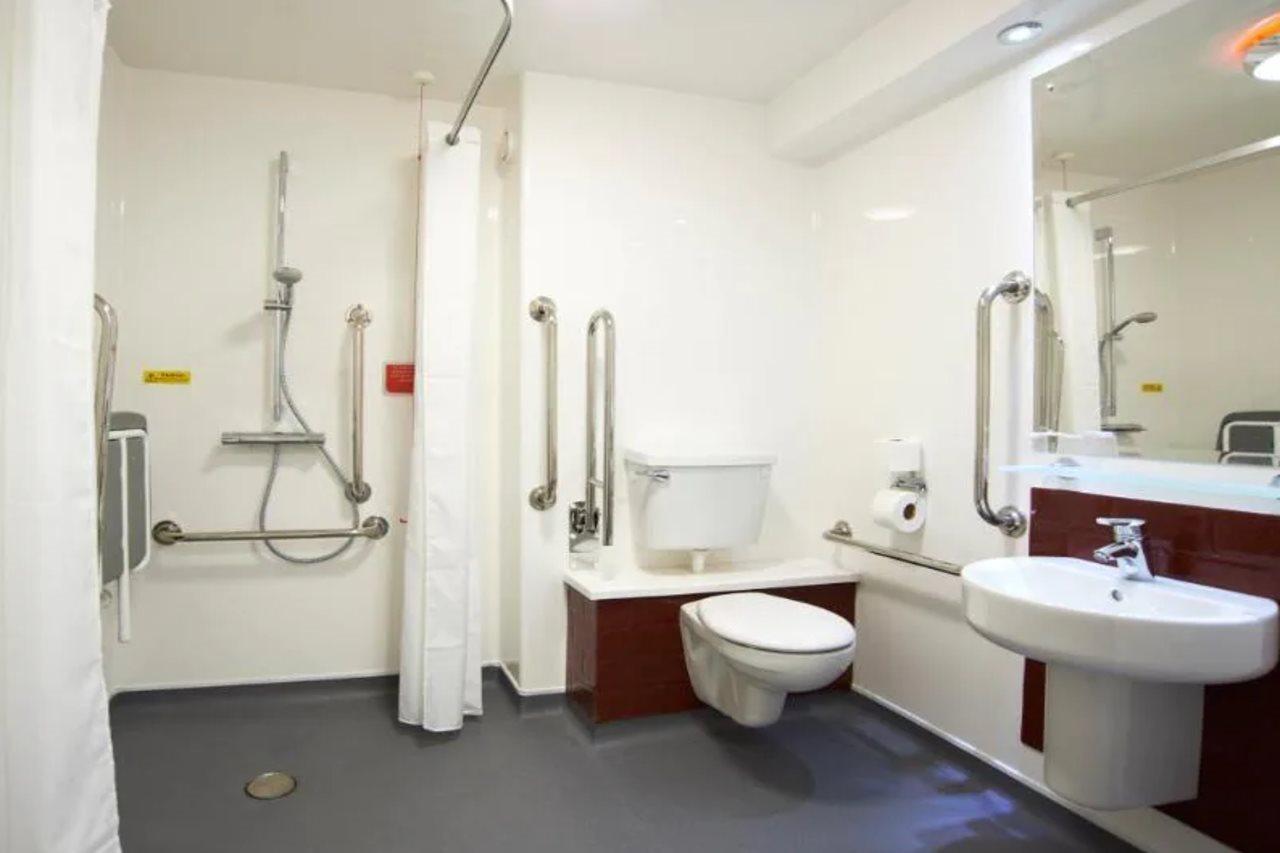 Travelodge Maidenhead Central Екстериор снимка