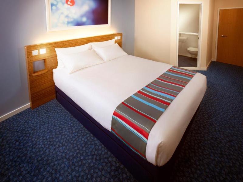 Travelodge Maidenhead Central Екстериор снимка