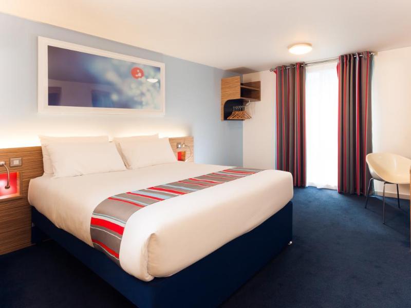 Travelodge Maidenhead Central Екстериор снимка